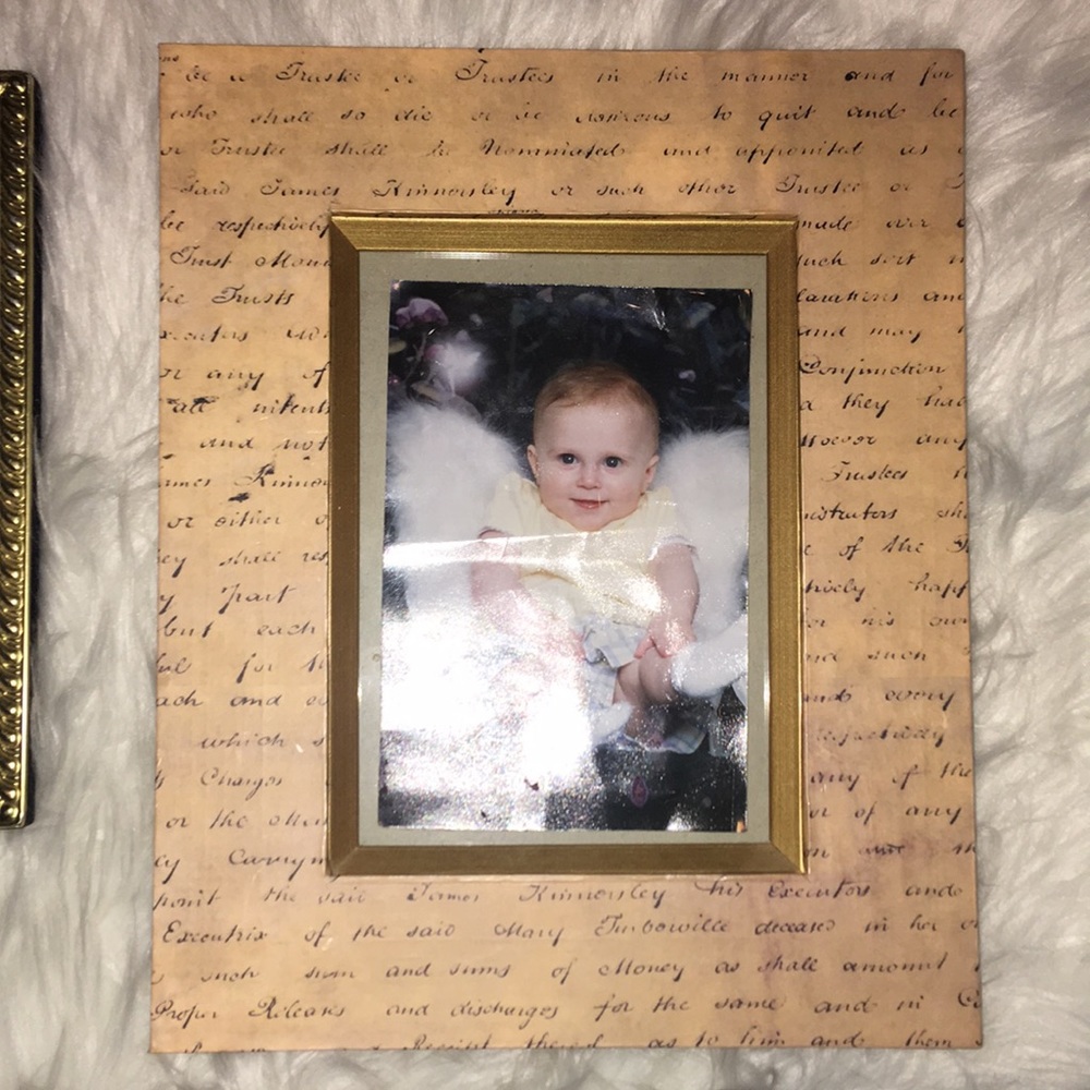 Multiple Accent Picture Frames - Picture 2 of 6